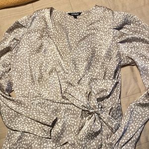 Woman dress top size L 100% polyester